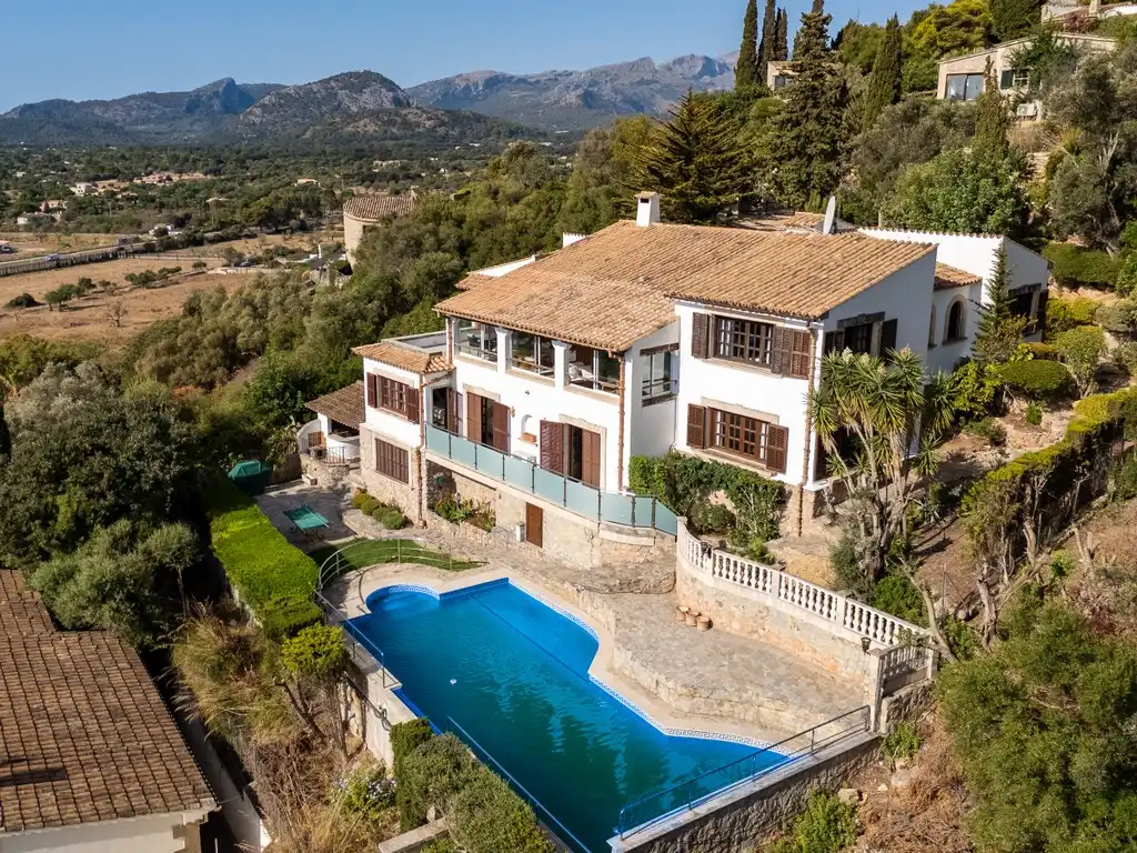 Chalet con piscina en venta en Port de Pollença