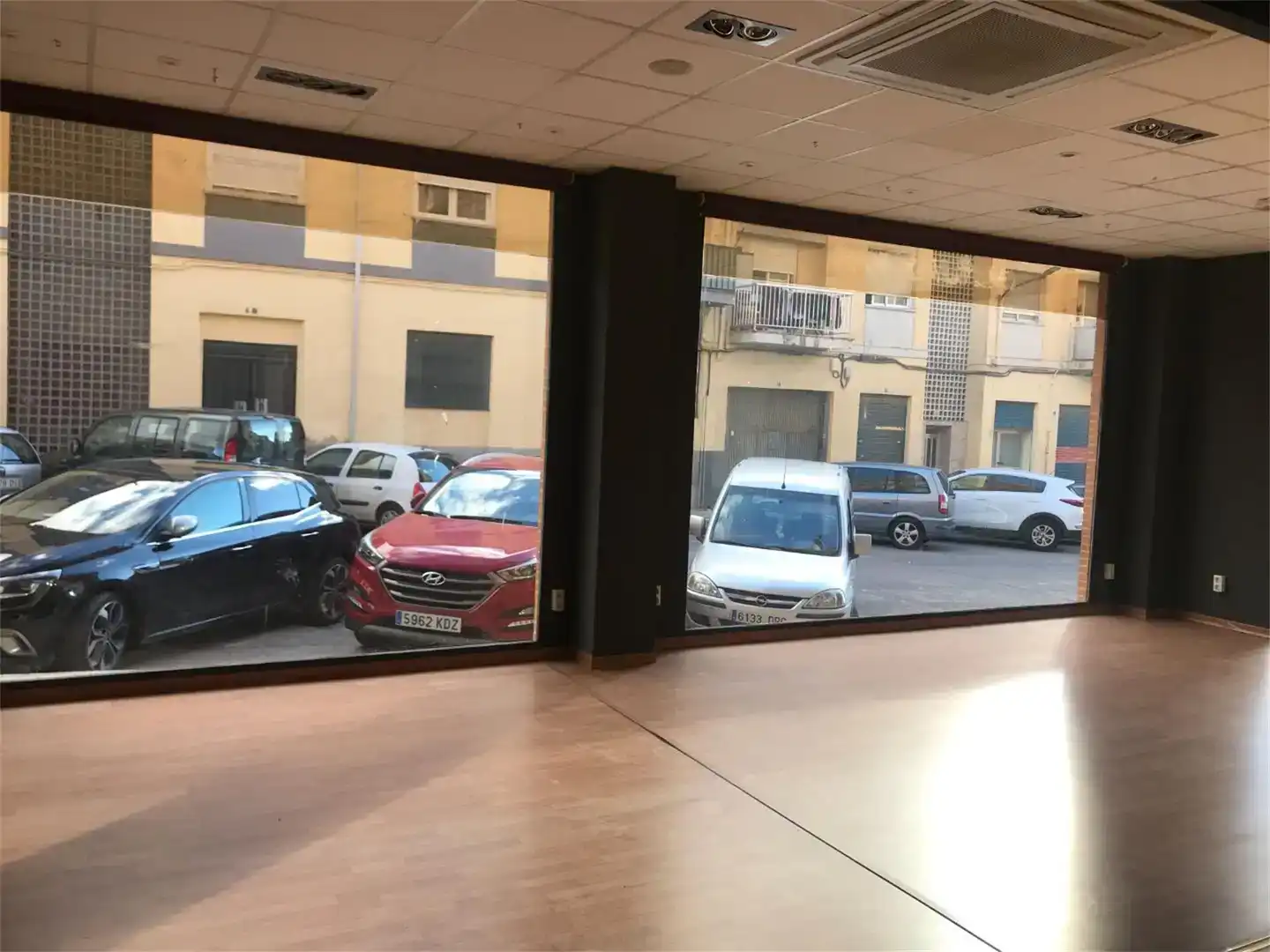 Aparcament de Local en venda en Villena amb Aire condicionat, Calefacció i Parquet