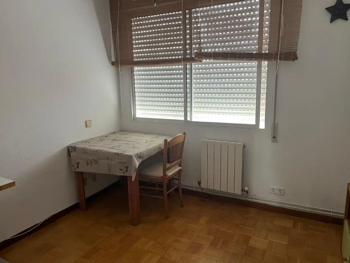 Bedroom of Flat for rent in Aranjuez  with Heating, Parquet flooring and Furnished