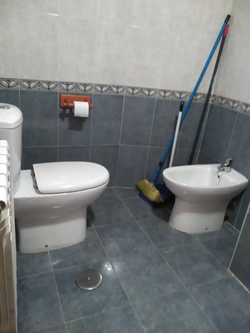 Bany de Apartament en venda en Castellanos de Moriscos amb Calefacció, Traster i Moblat
