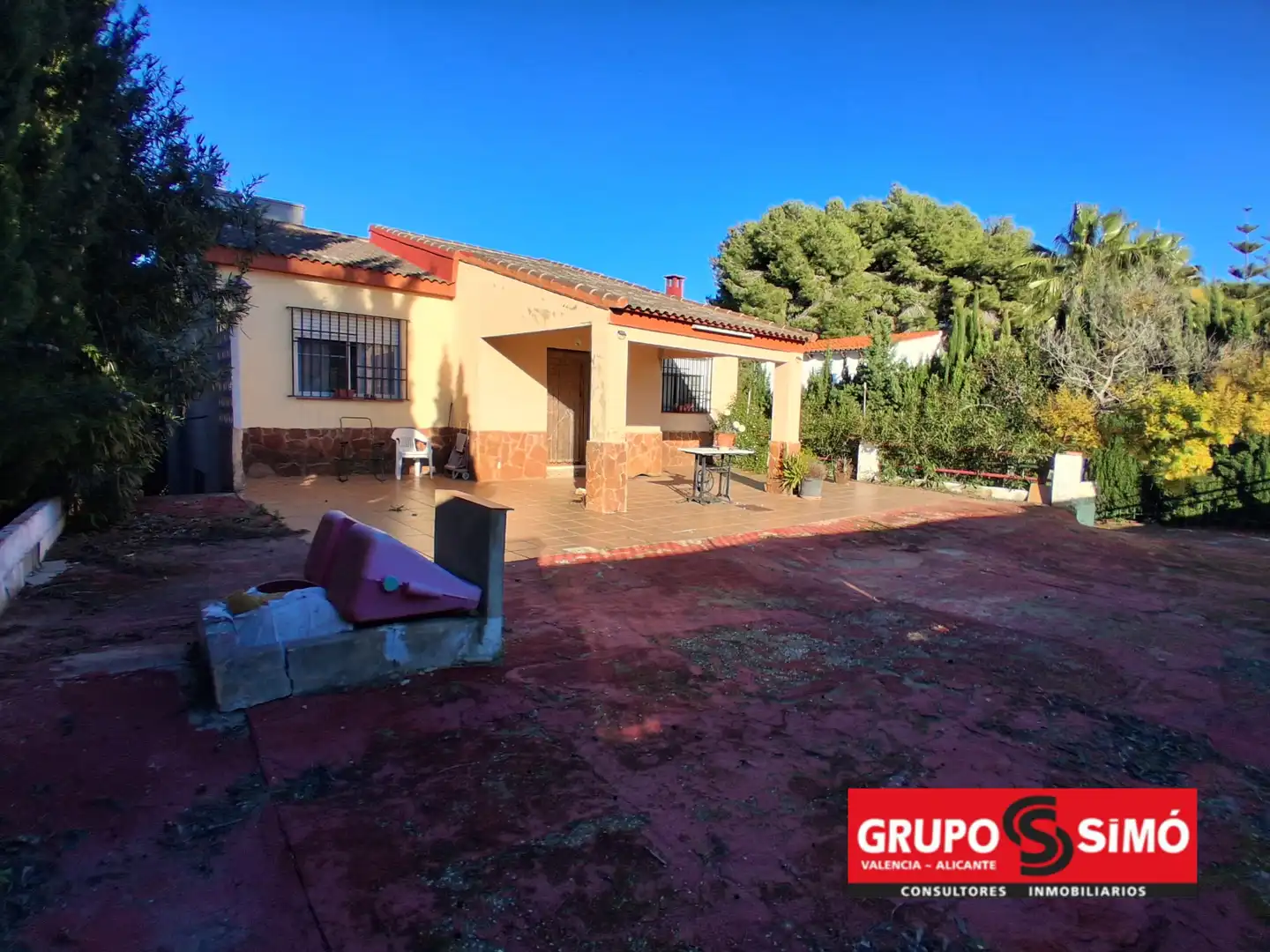 Detached house with pool for sale in Montserrat, imagen 2