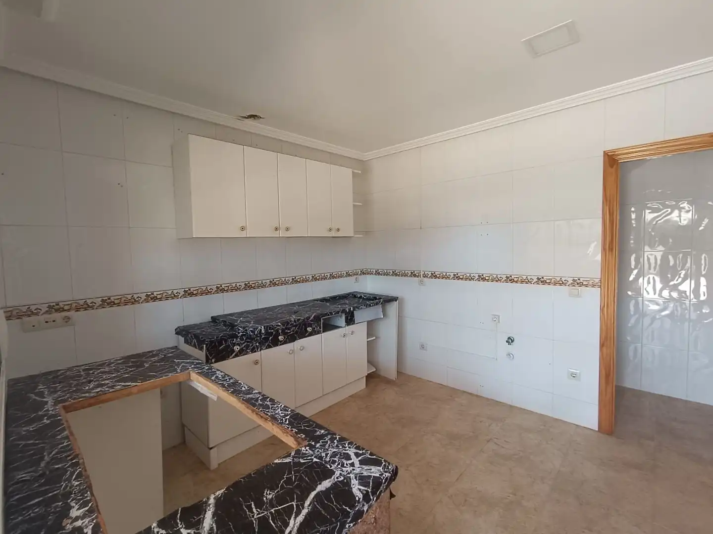Kitchen of Houses for sale in Barcience  with Private garden