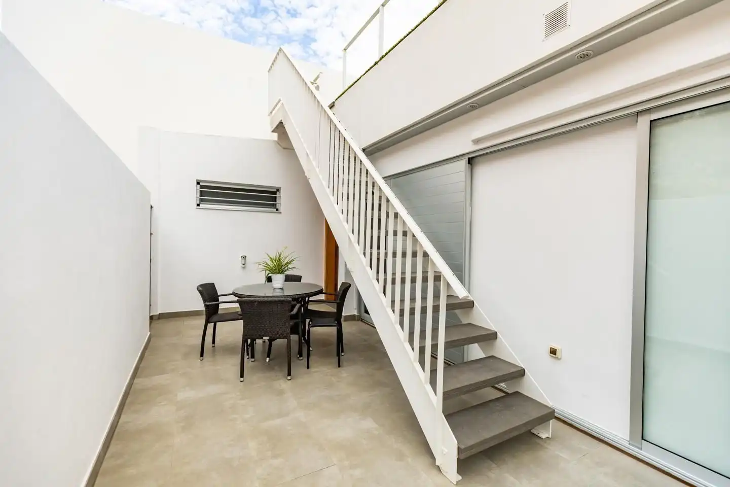 Terrasse von Dachboden zum Verkauf in Adeje mit Klimaanlage, Abstellraum und Möbliert