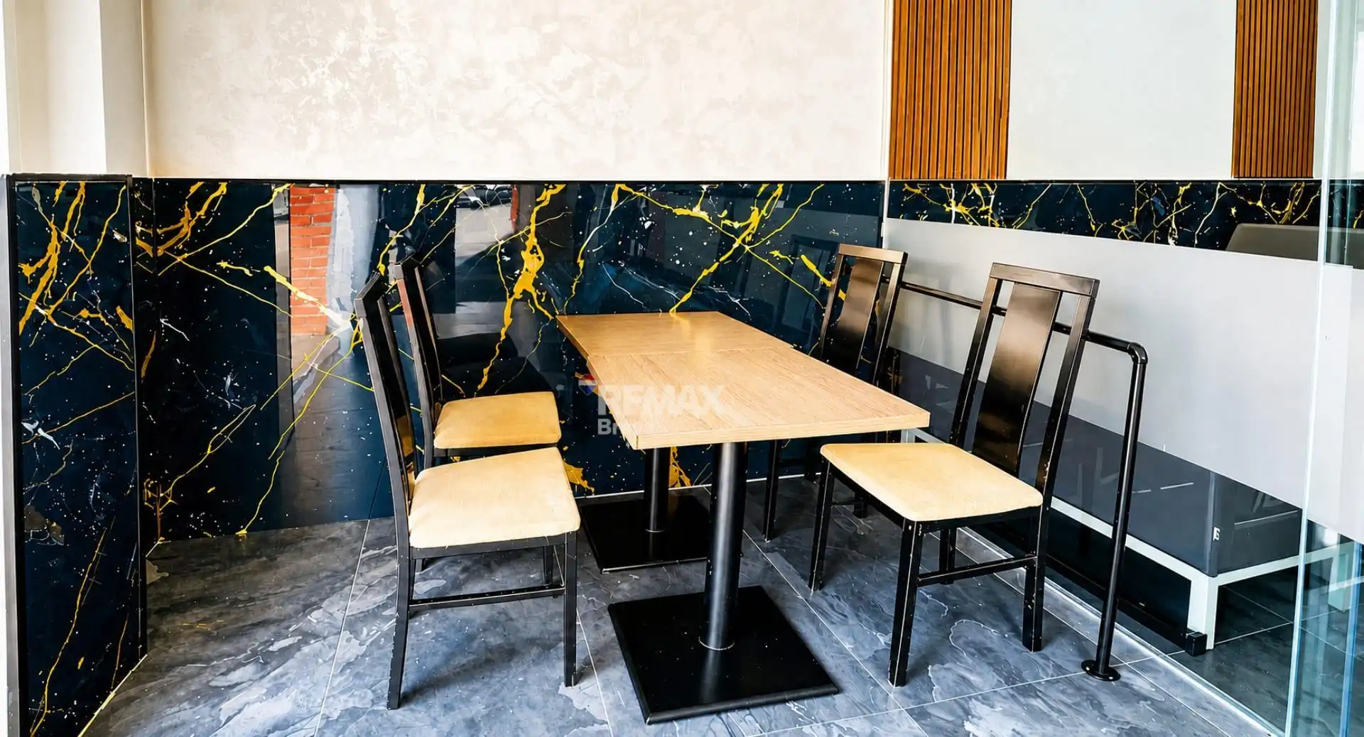 Business premises for sale in Carrer Bastiments, imagen 20