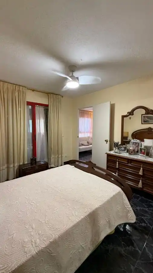 Schlafzimmer von Wohnungen zum Verkauf in Benidorm mit Privatgarten, Möbliert und Gemeinschaftspool