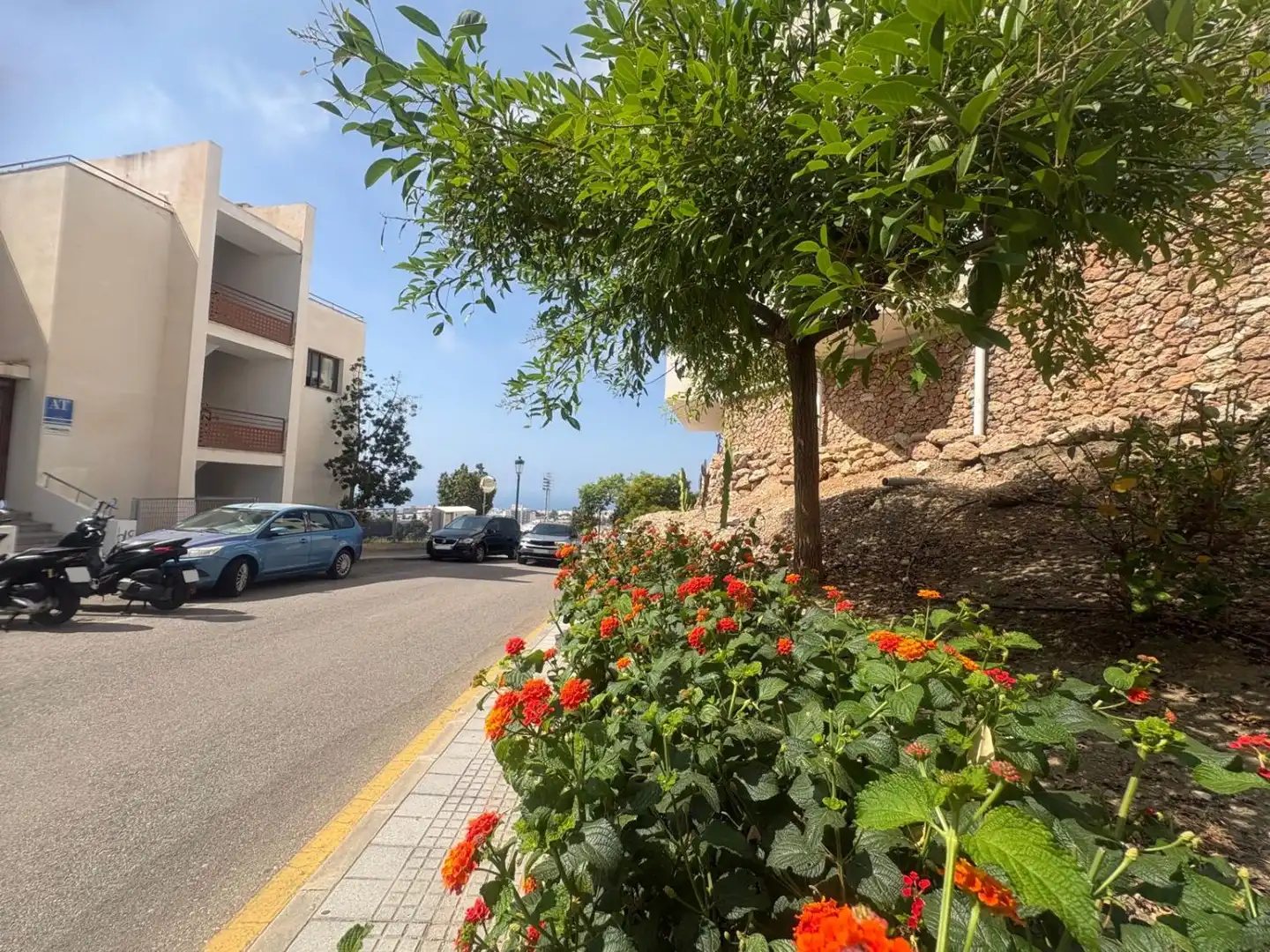 Parking de Piso en venta en Nerja con Calefacción, Terraza y Trastero