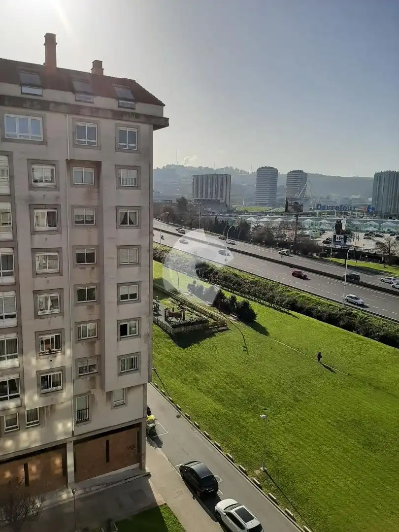 Vista exterior de Piso de alquiler en A Coruña Capital  con Calefacción, Parquet y Trastero