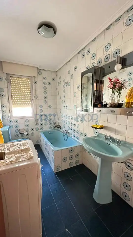 Bathroom of Houses for sale in Santovenia de la Valdoncina  with Heating and Private garden