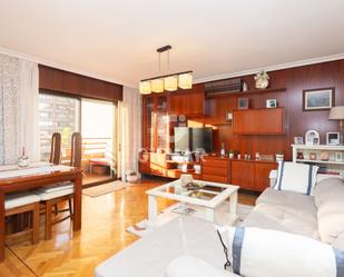 Living room of Flat for sale in  Madrid Capital  with Terrace and Swimming Pool