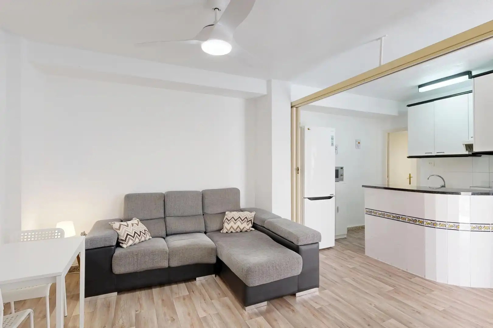 Sala d'estar de Apartament en venda en Cartagena amb Terrassa, Moblat i Balcó