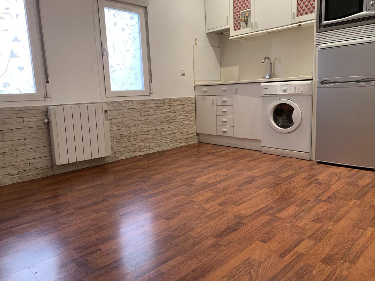 Cuina de Estudi de lloguer en  Madrid Capital amb Aire condicionat i Calefacció