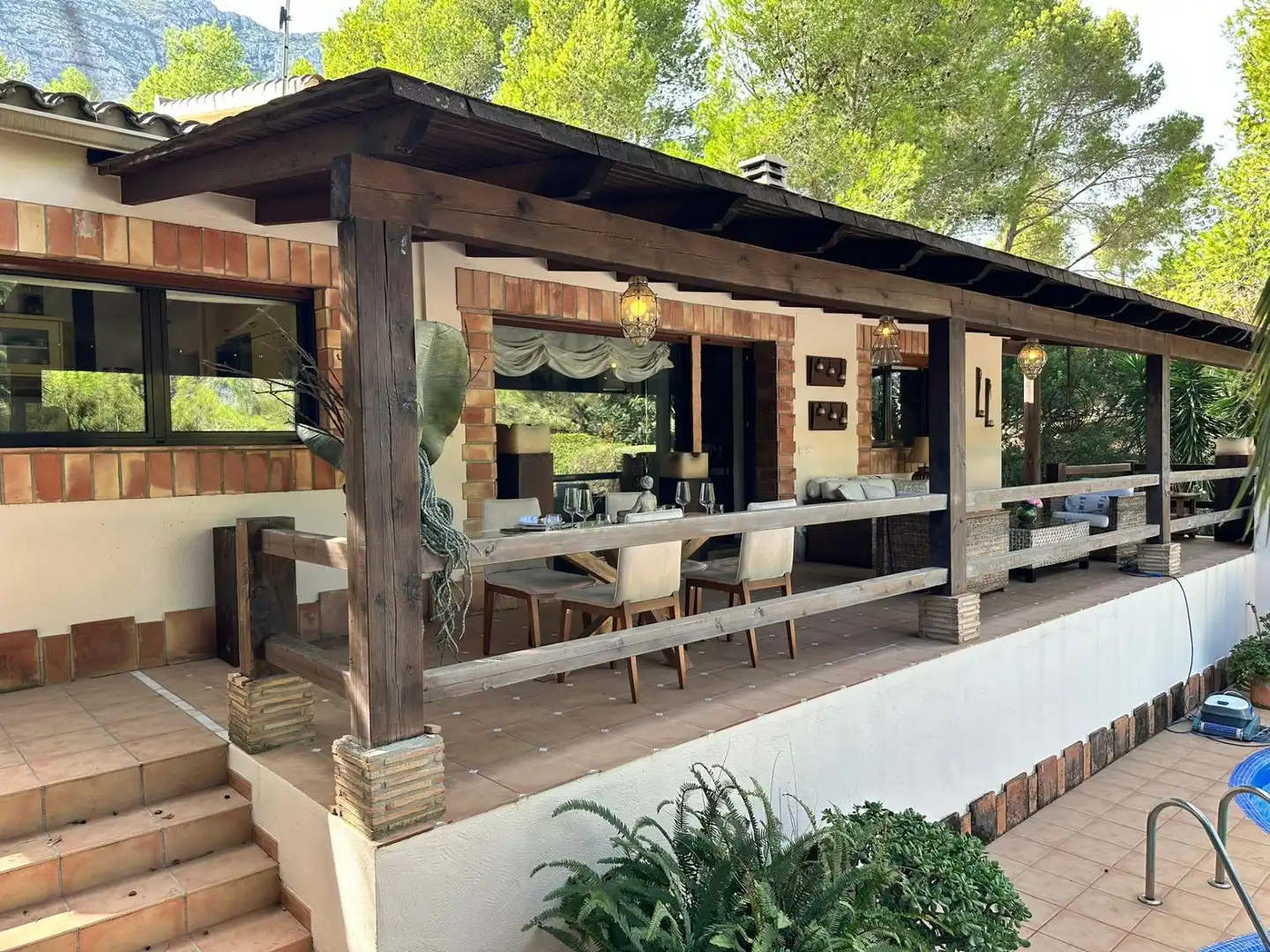Detached house with pool for sale in El Montgó
