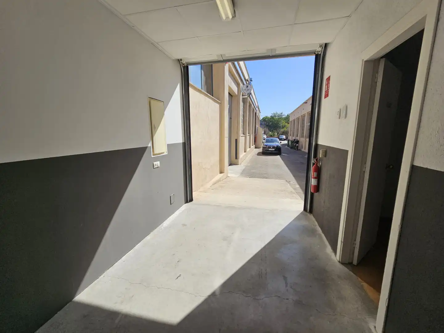 Fabrikhallen zur Miete in Terrassa mit Heizung und Alarm