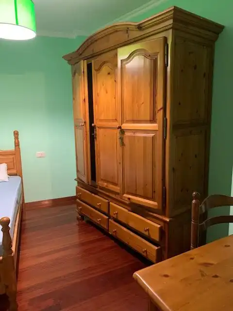 Dormitori de Pis de lloguer en Narón amb Calefacció, Parquet i Terrassa