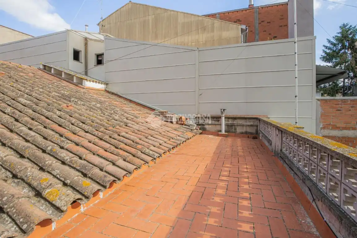 Terrasse von Einfamilien-Reihenhaus zum Verkauf in Montcada i Reixac mit Heizung, Terrasse und Balkon