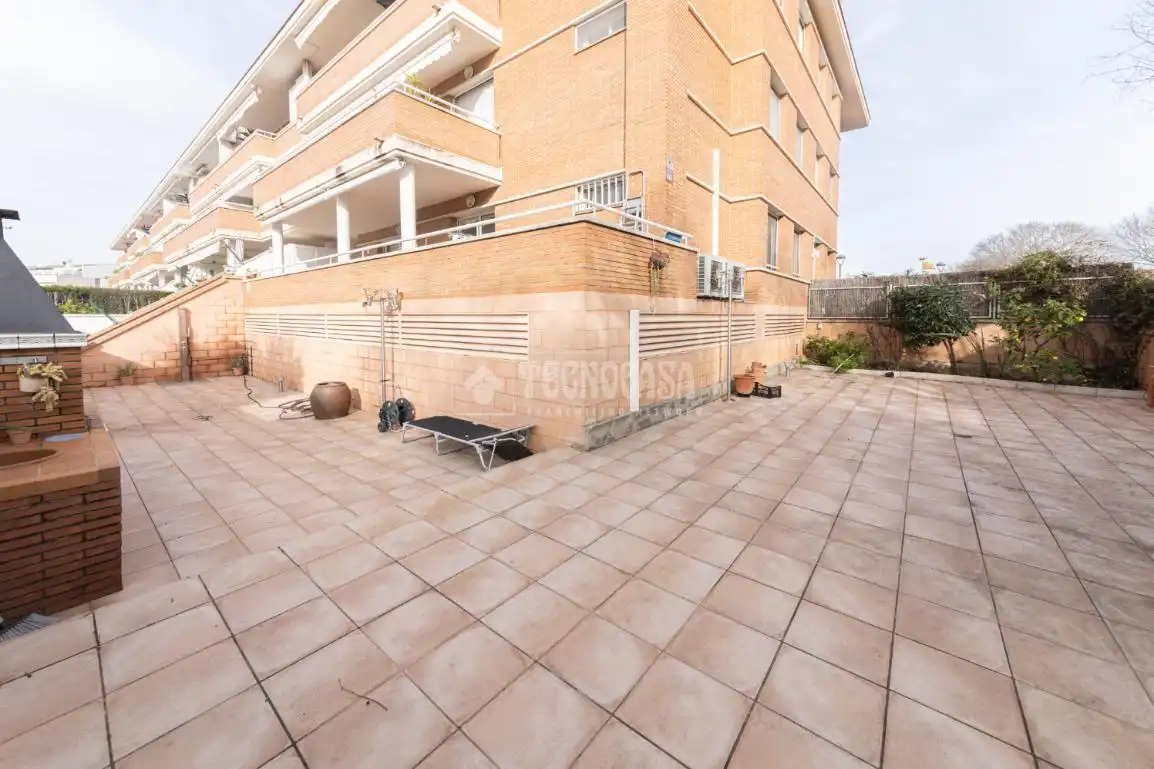 Vista exterior de Pis en venda en Cubelles amb Calefacció i Terrassa