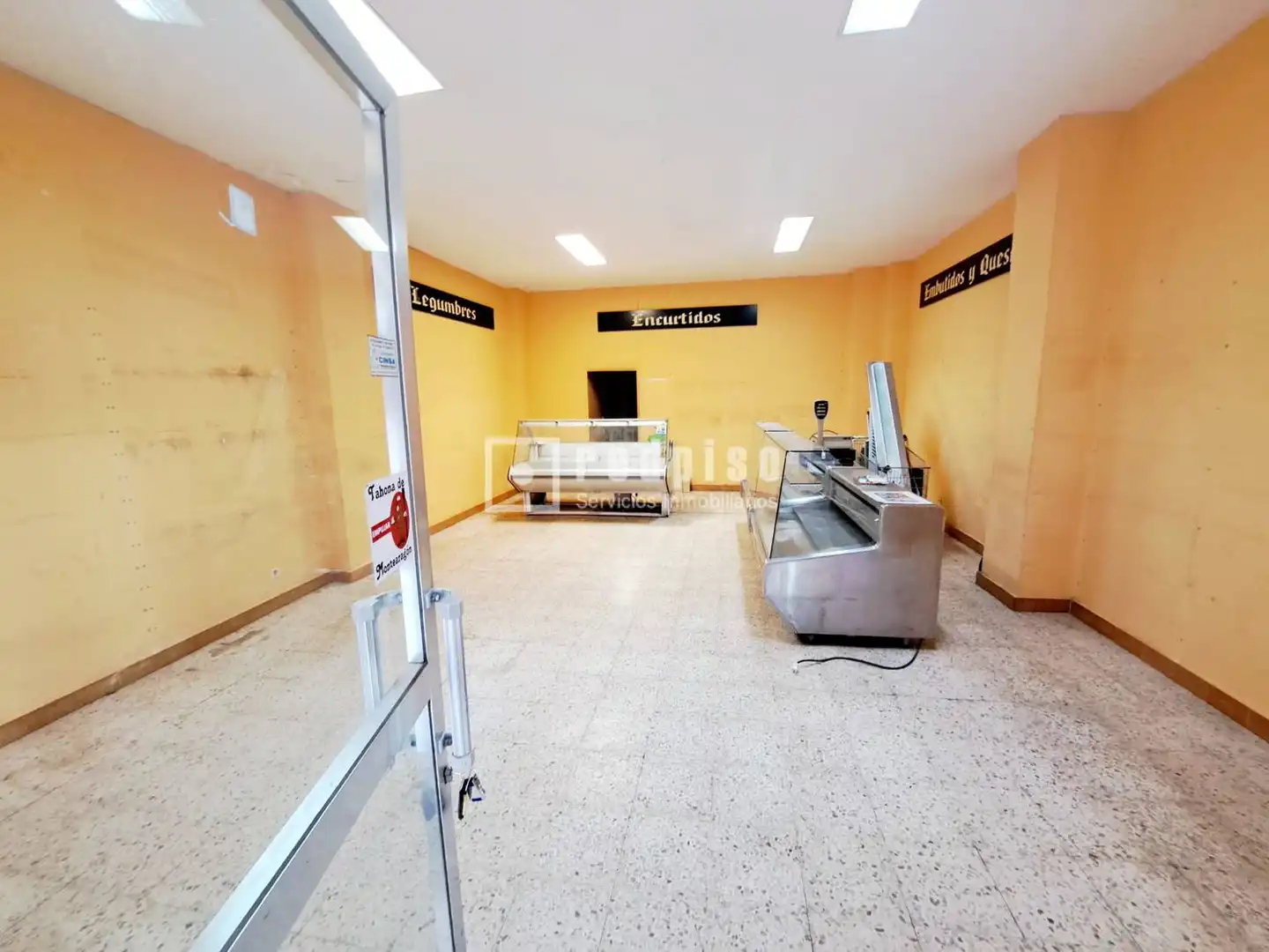 Commercial properties for sale in Talavera de la Reina  with Air Conditioner