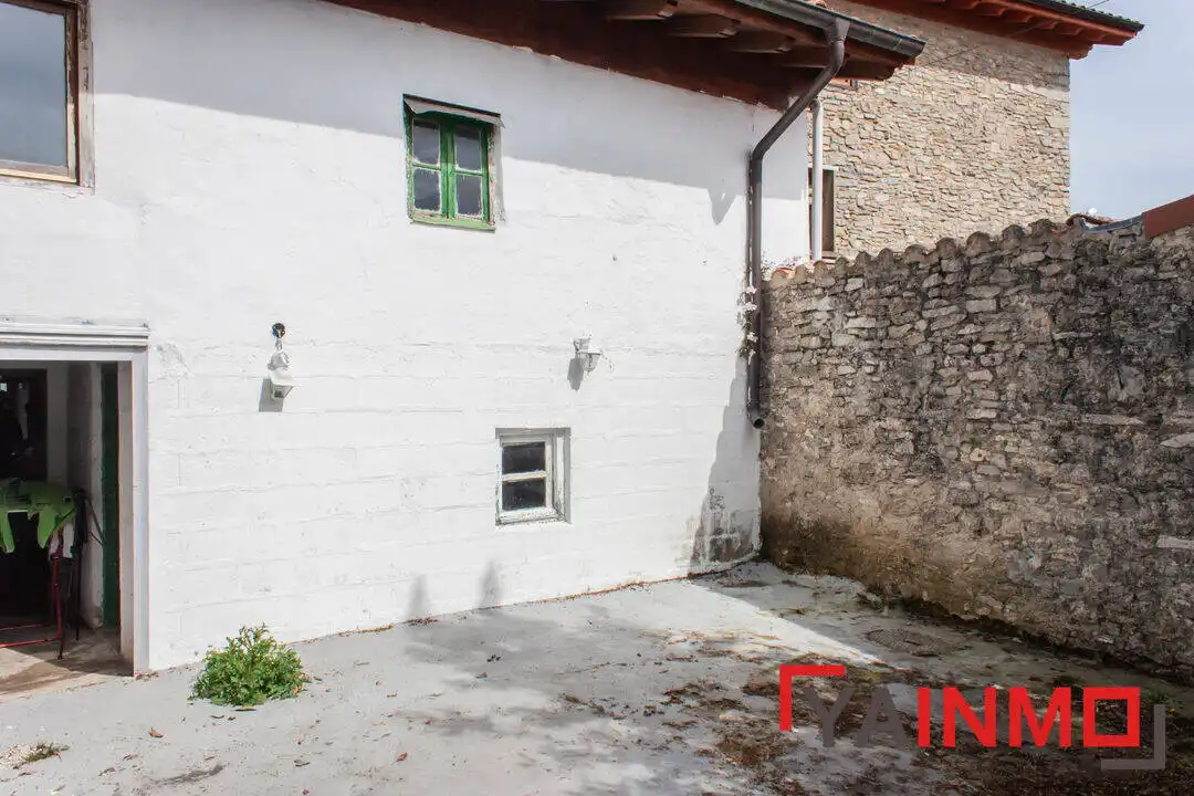 Vista exterior de Casa o xalet en venda en Vitoria - Gasteiz amb Calefacció, Jardí privat i Terrassa