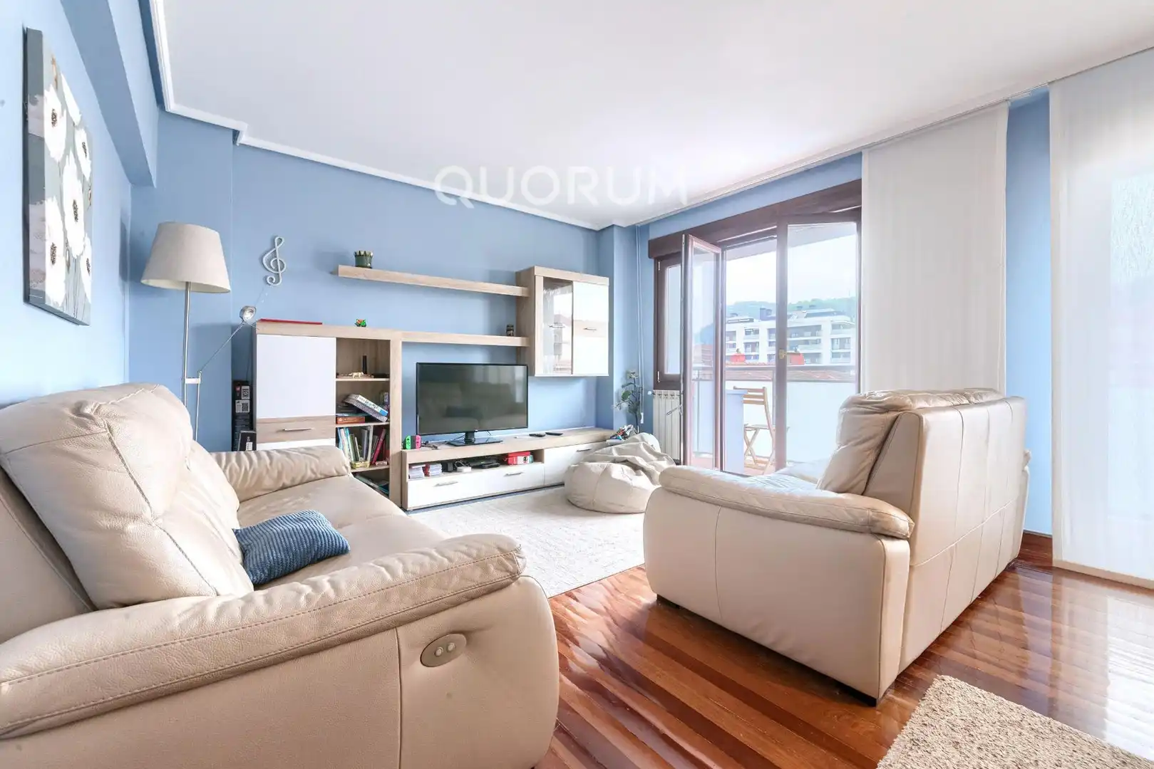Sala de estar de Piso en venta en Basauri  con Calefacción, Terraza y Balcón