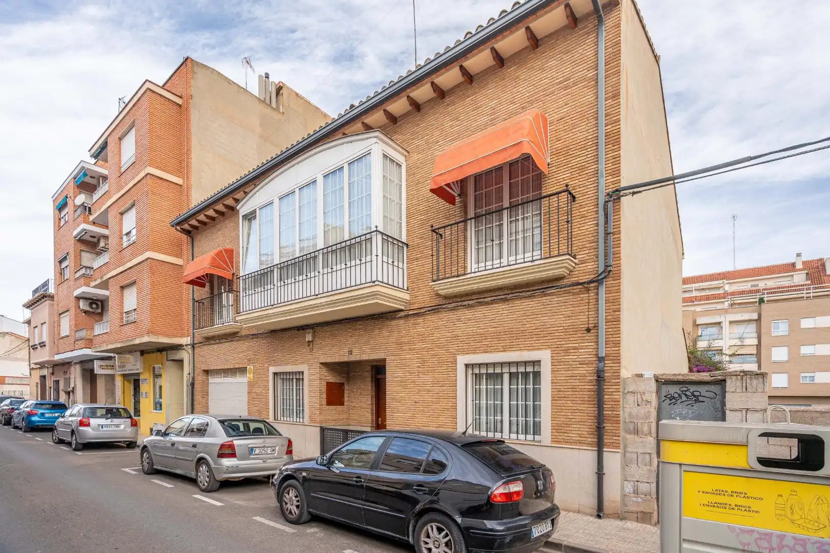 Vista exterior de Casa o xalet en venda en Canals amb Aire condicionat, Calefacció i Jardí privat