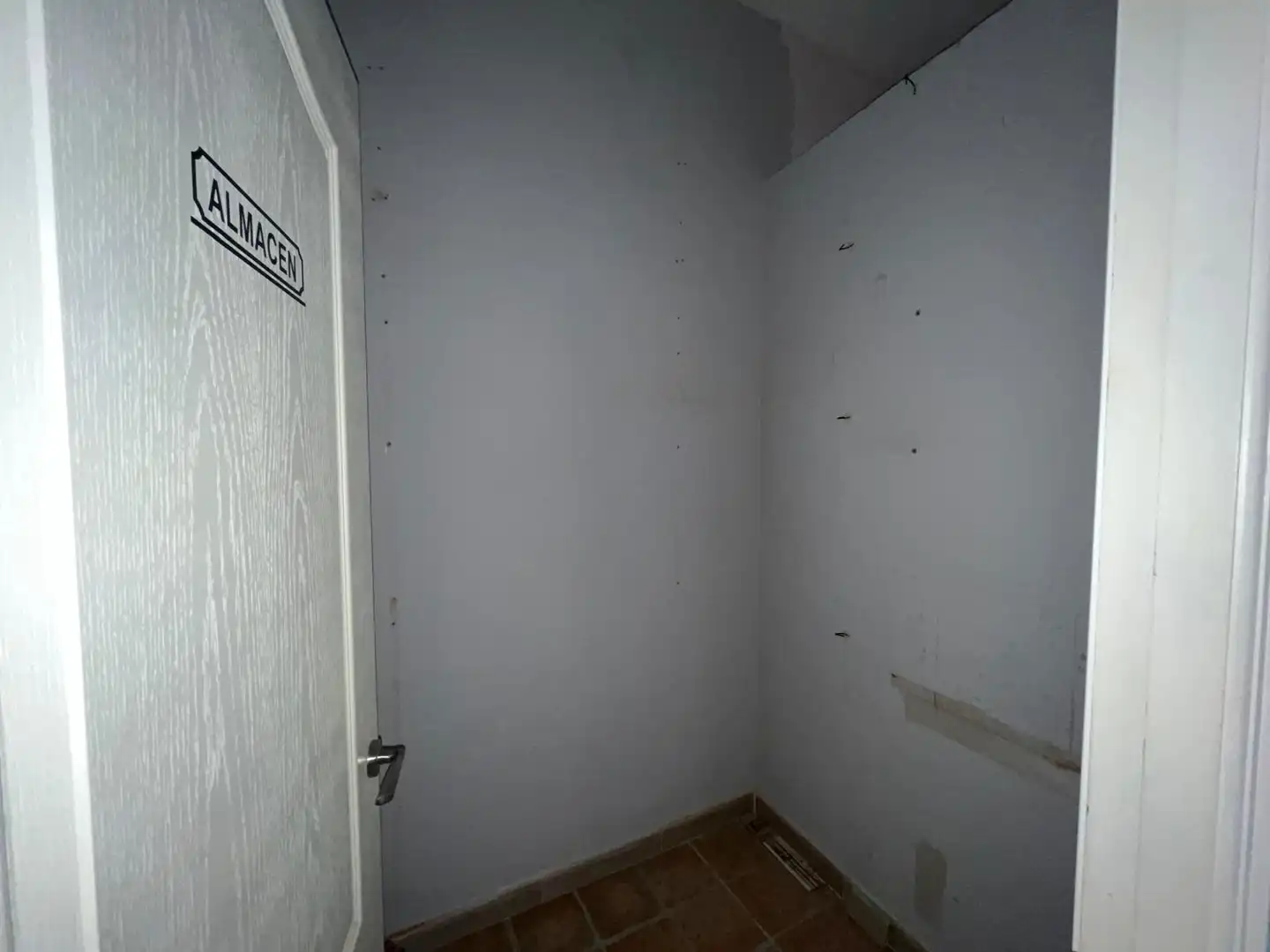 Geschaftsraum zur Miete in Tudela de Duero mit Heizung und Parkett