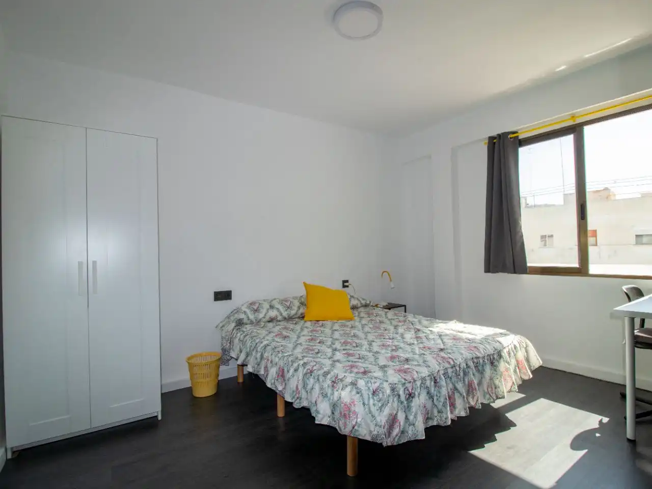 Schlafzimmer von Wohnung zur Miete in Camins al Grau