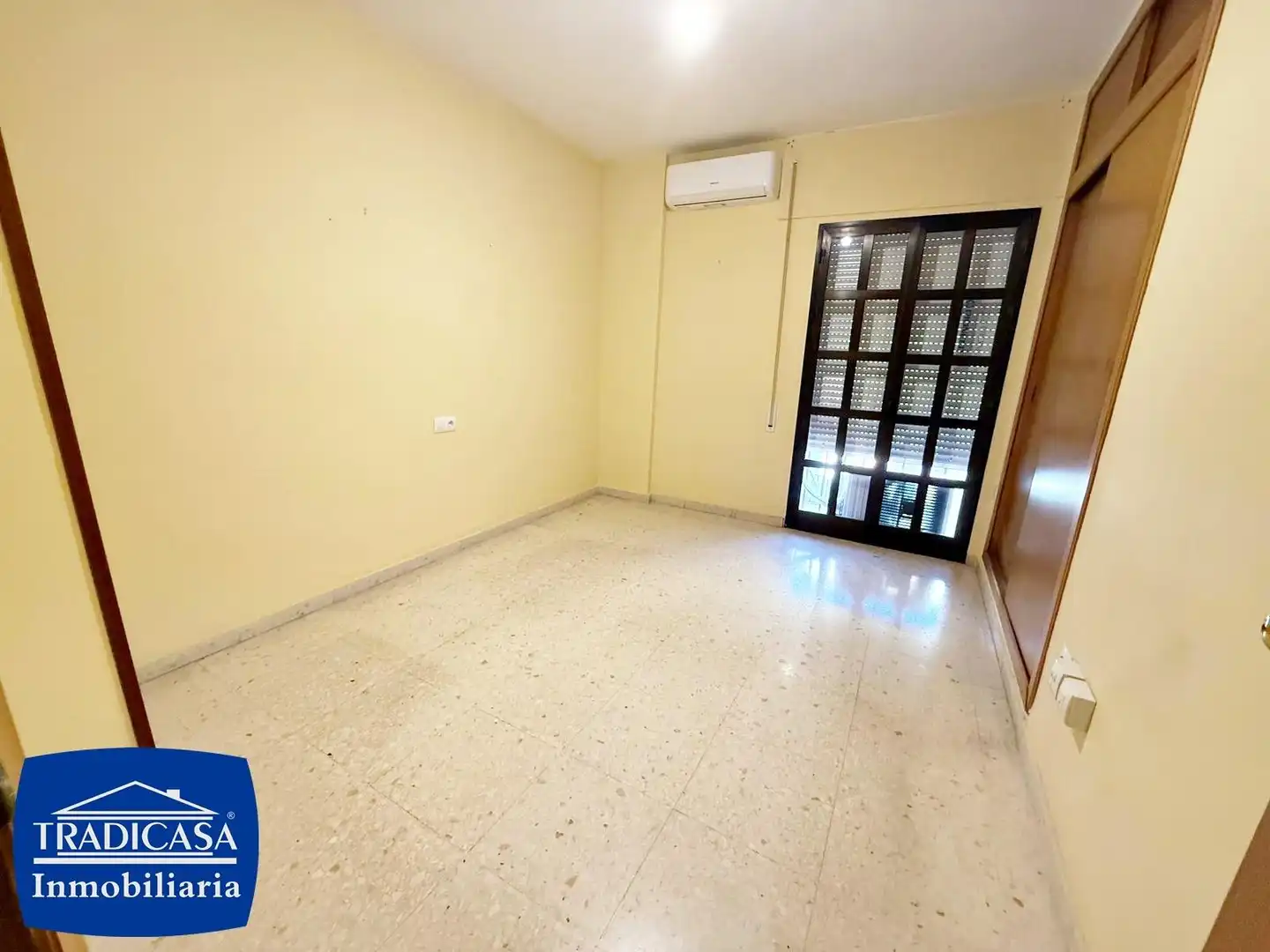 Flat for sale in Jerez de la Frontera  with Air Conditioner and Balcony