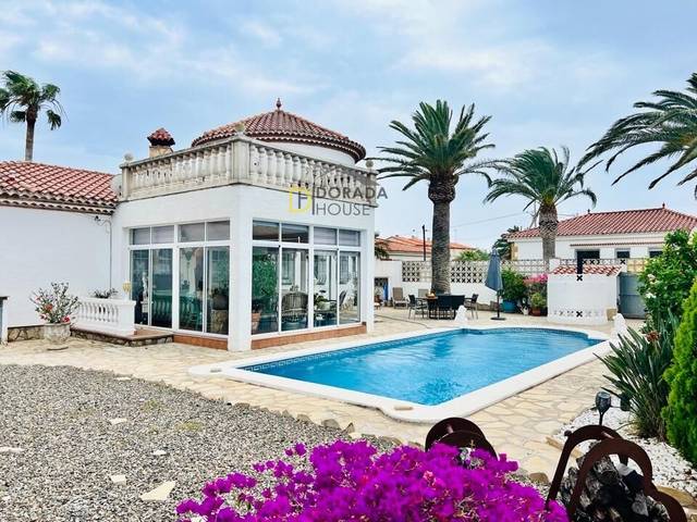 Casa-chalet en Venta en Carrer MERCE DE LA en Centre