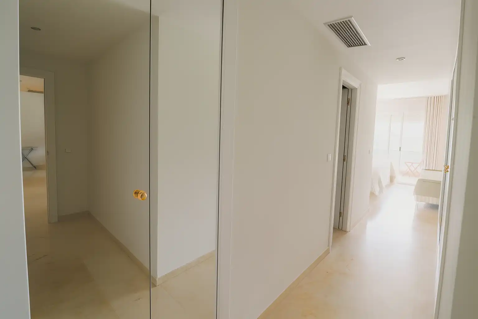 Ground floor for rent in Marbella  with Air Conditioner, Storage room and Furnished