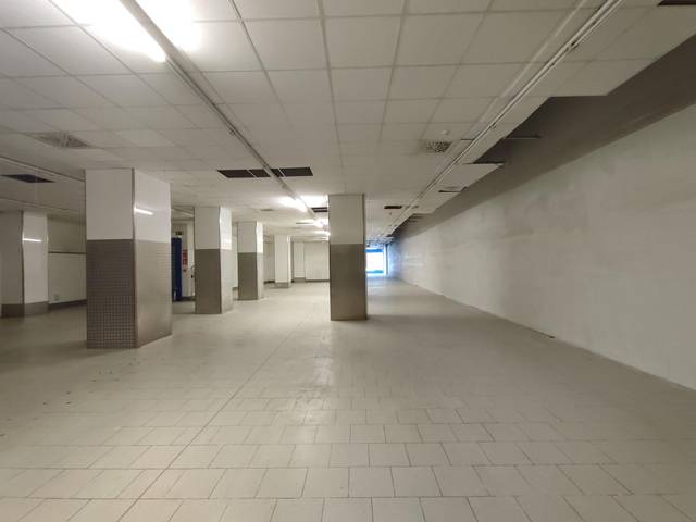 Local comercial en Alquiler en Calle Jon Arrospide en San Pedro de Deusto - La Ribera