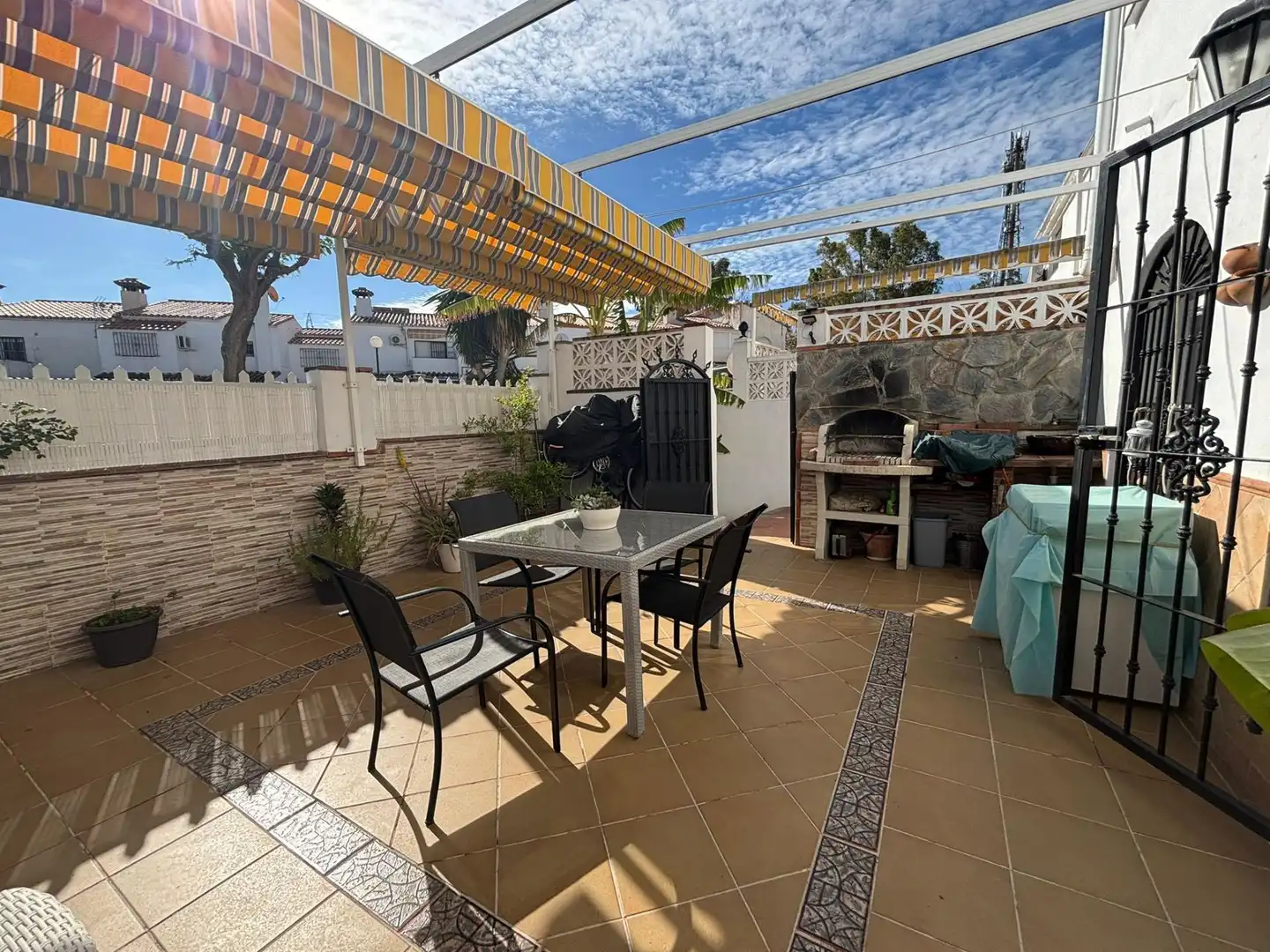 Casa adosada en venta en Platero - El Limón