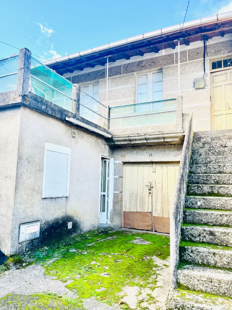 Exterior view of Country house for sale in Trasmiras  with Furnished