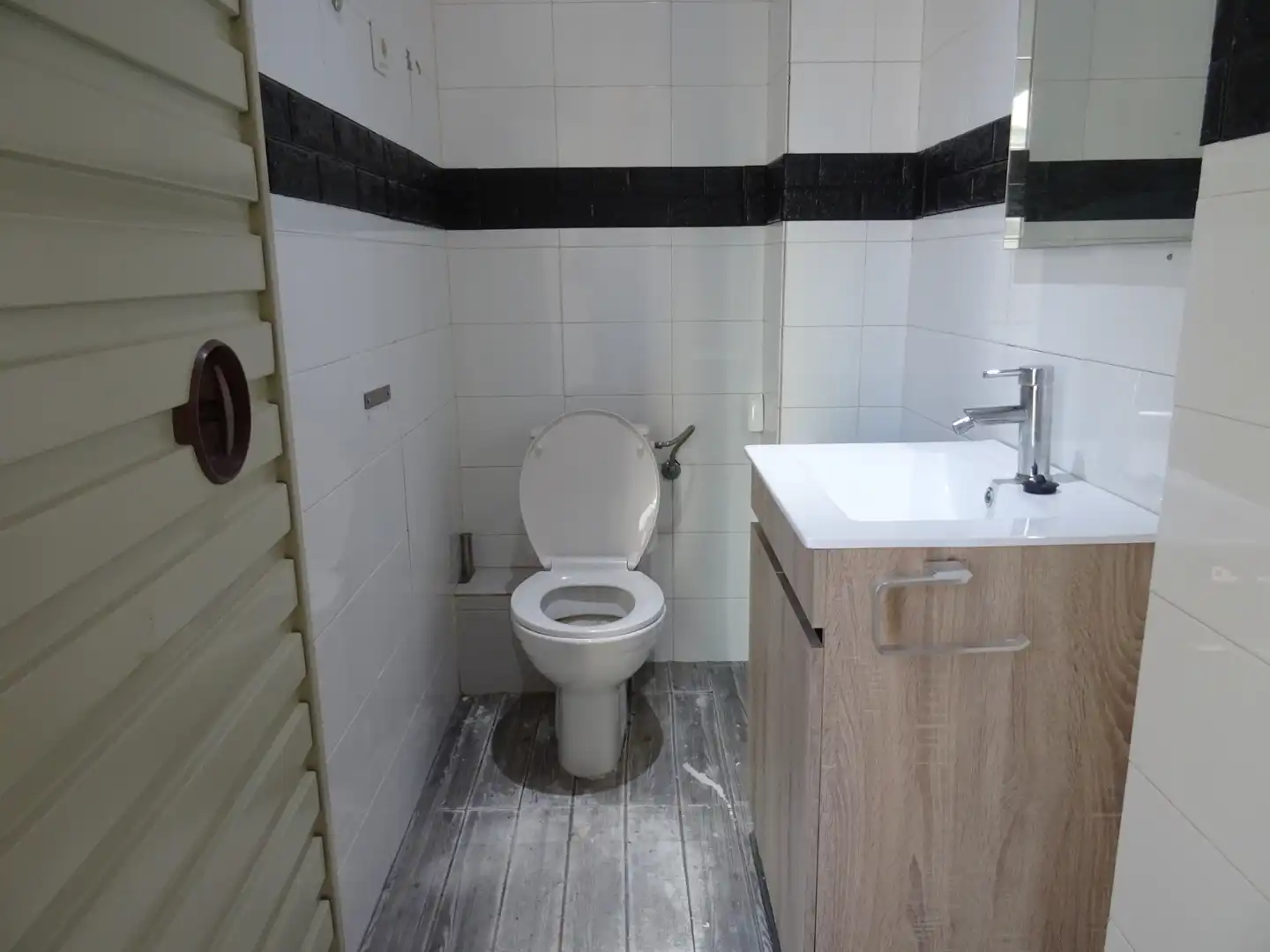 Baño de Local de alquiler en Terrassa con Parquet