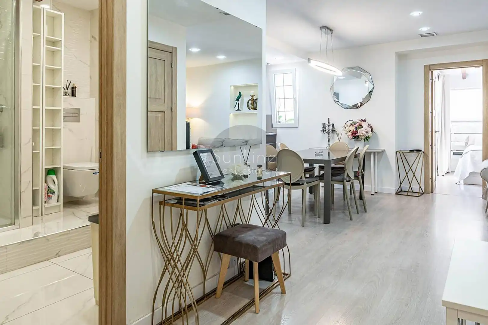 Wohnung zum Verkauf in Valencia mit Klimaanlage, Möbliert und Balkon