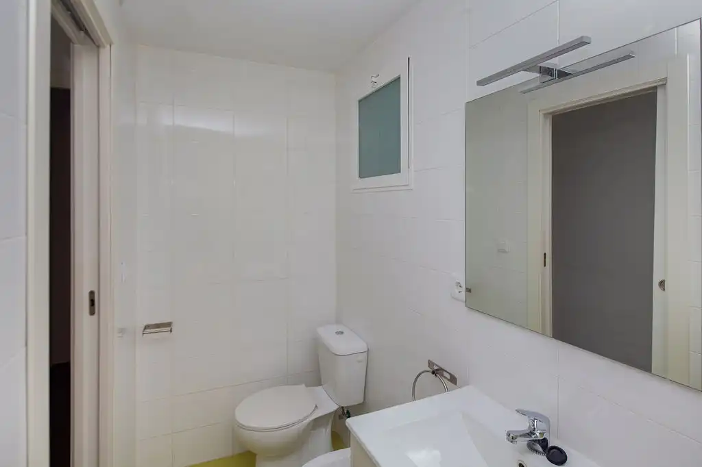 Baño de Piso en venta en Paterna con Balcón