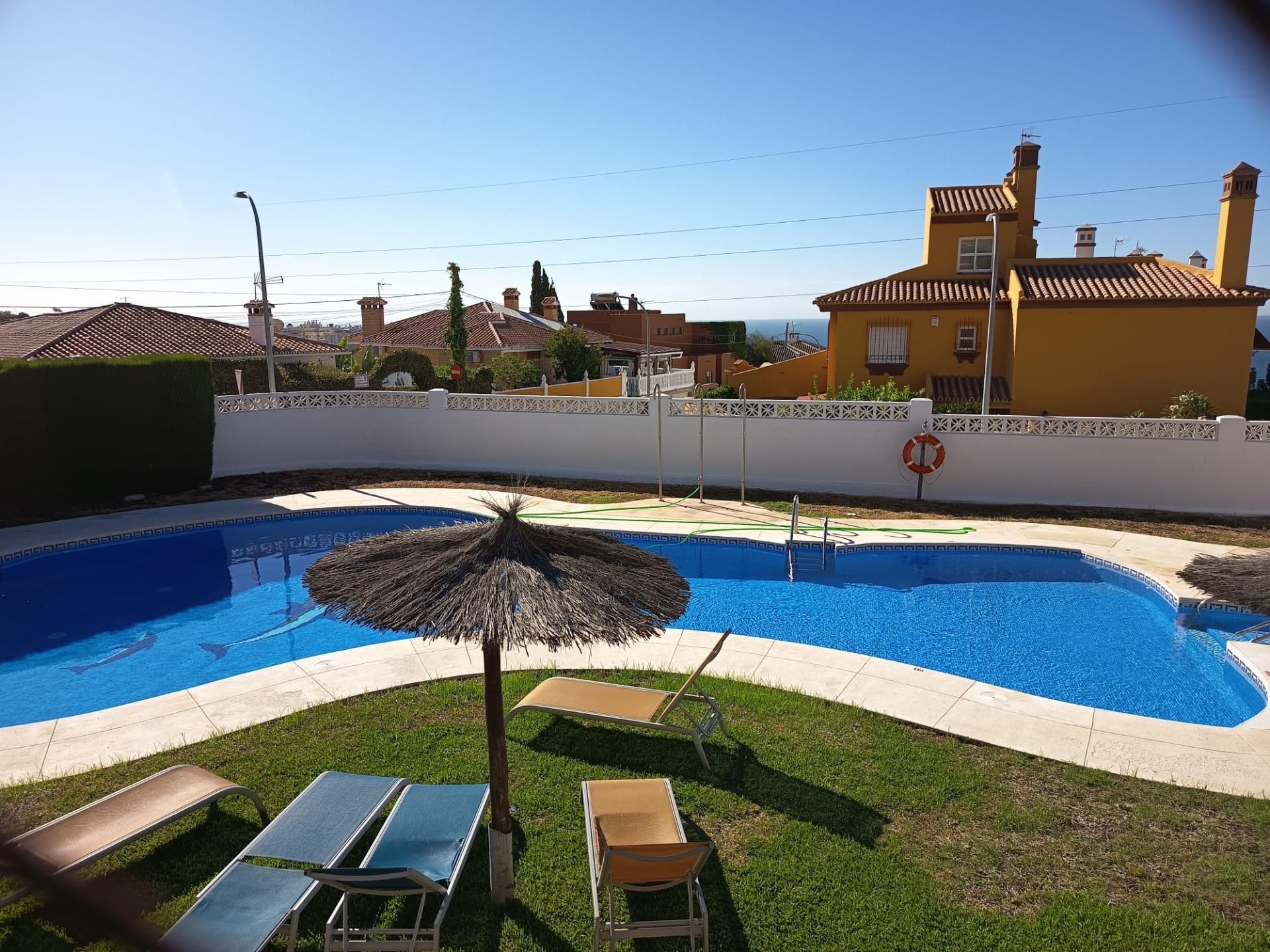 Swimming pool of Single-family semi-detached for sale in Rincón de la Victoria