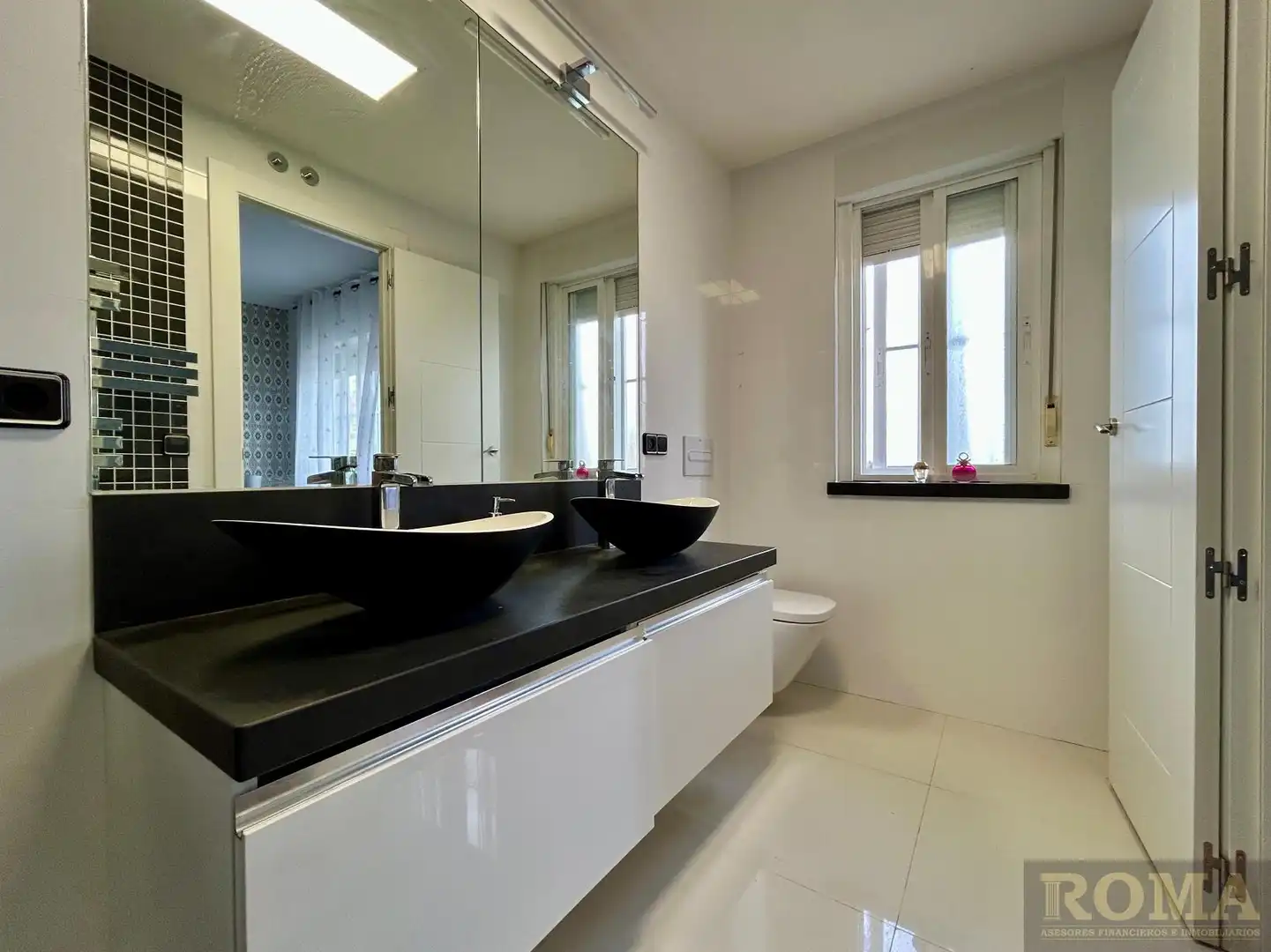 Baño de Casa o chalet en venta en Villamayor con Calefacción, Parquet y Trastero