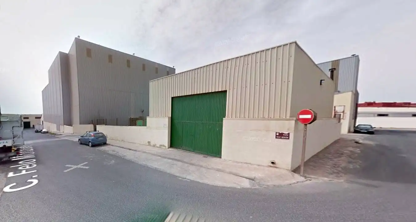 Vista exterior de Nau industrial en venda en El Charco - Las Salinas