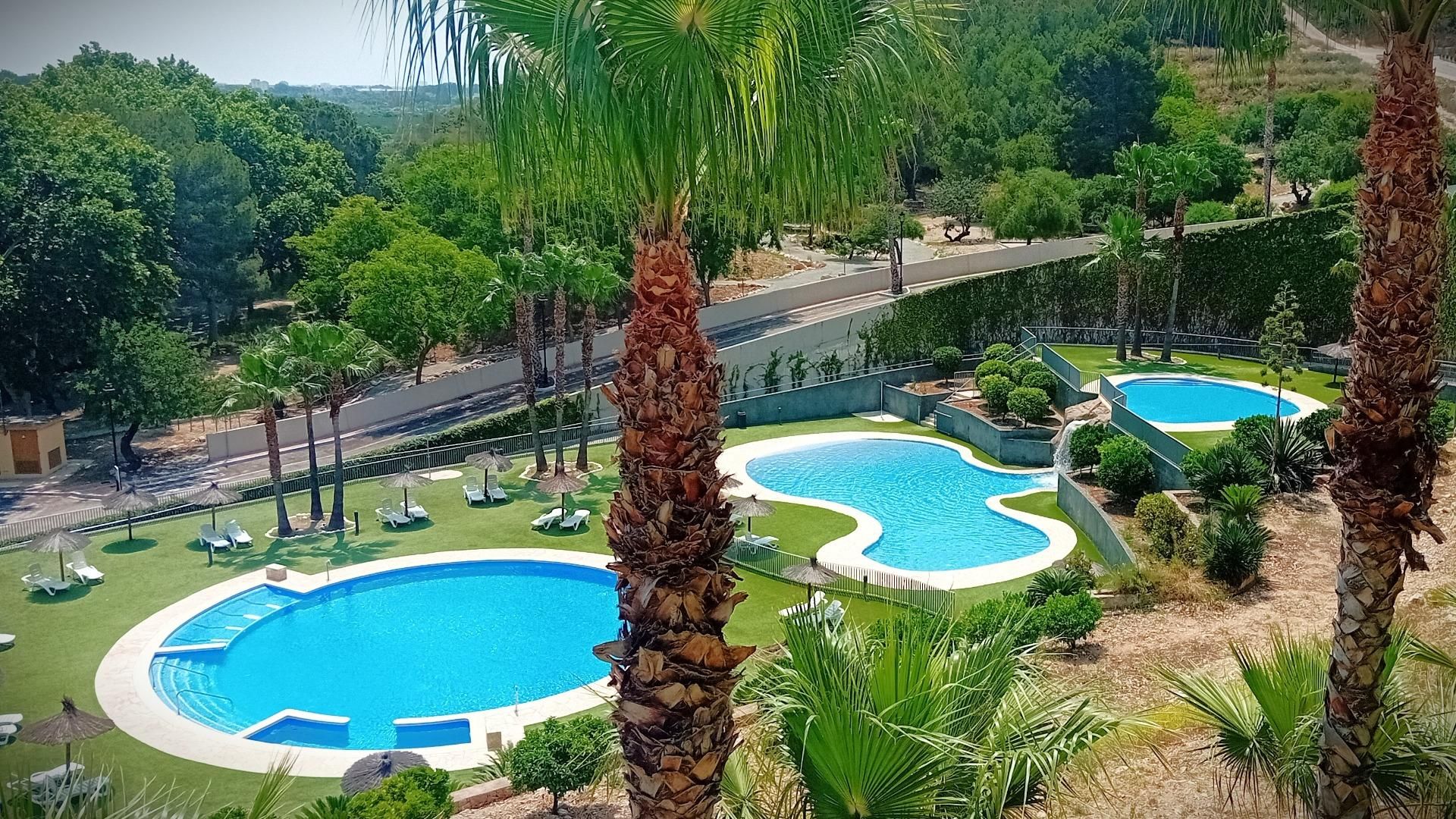Piscina de Apartament en venda en Gandia amb Aire condicionat, Terrassa i Moblat