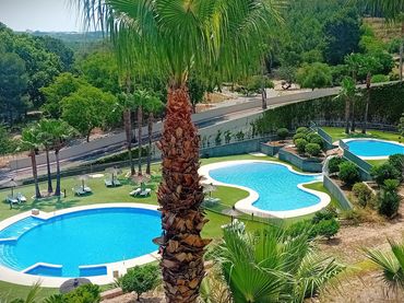Apartment with pool for sale in Urbanizaciones