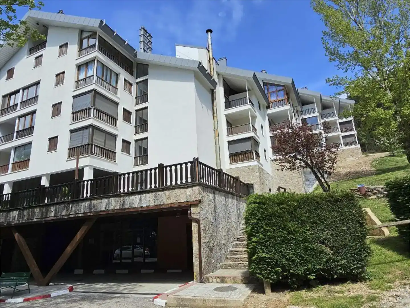 Vista exterior de Pis en venda en Cerezo de Arriba amb Piscina i Moblat