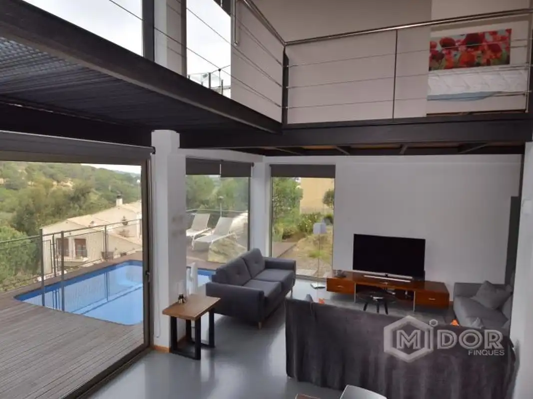 Sala d'estar de Casa o xalet en venda en Sant Feliu de Guíxols amb Aire condicionat, Calefacció i Jardí privat