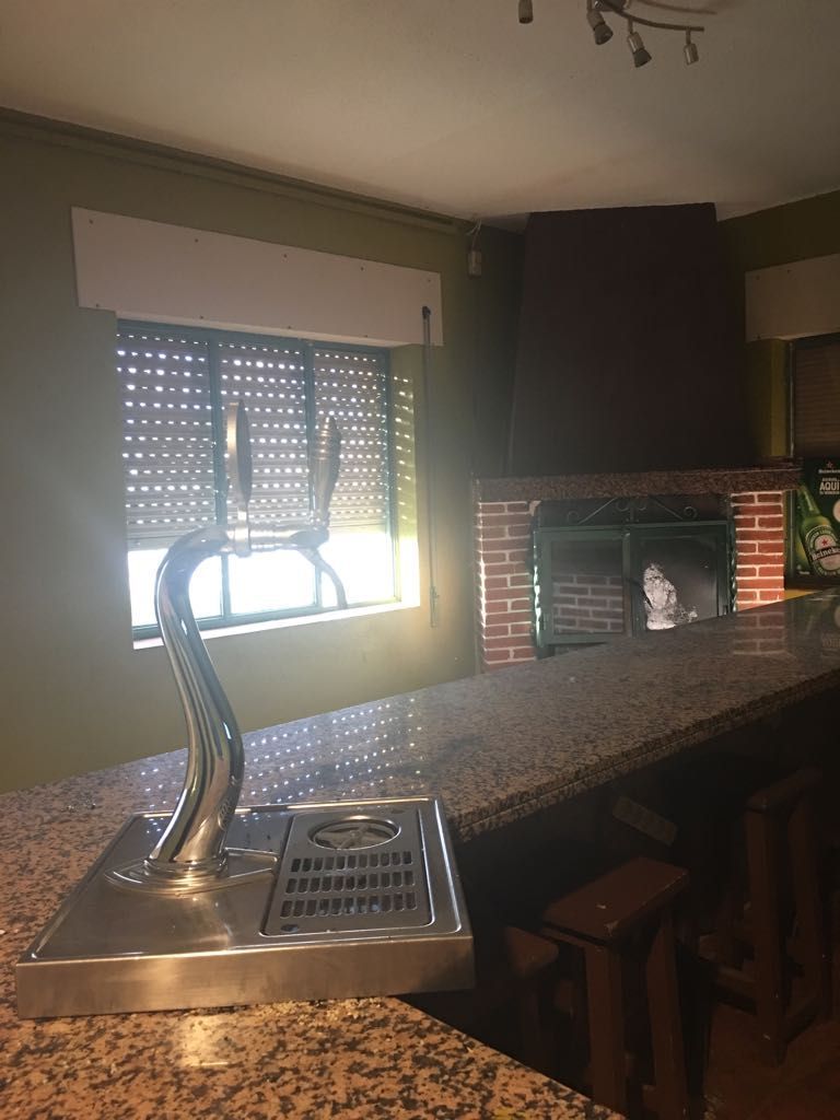 Cocina de Local en venta en Calzada de Don Diego