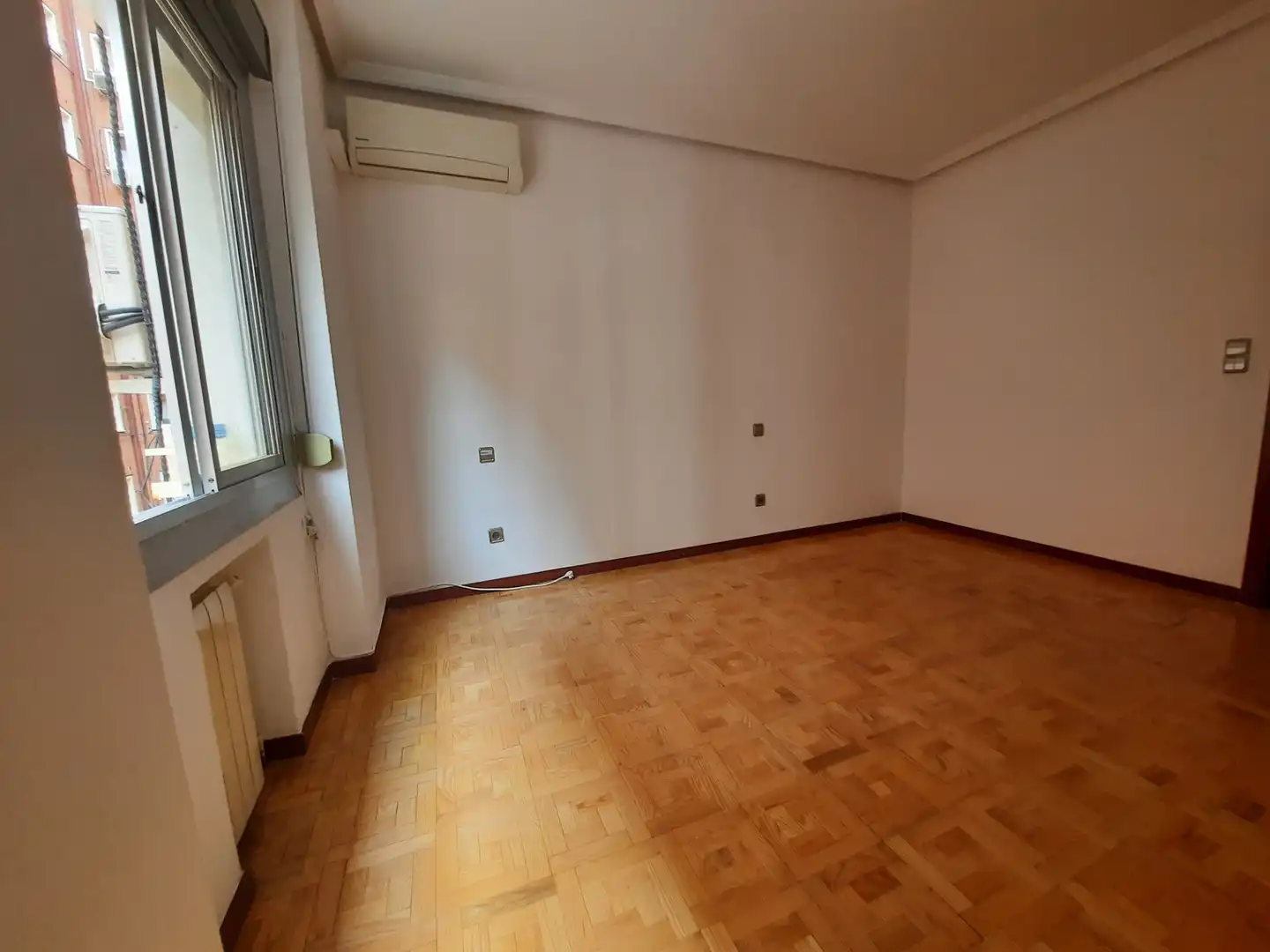 Wohnung zur Miete in Madrid mit Klimaanlage, Heizung und Parkett