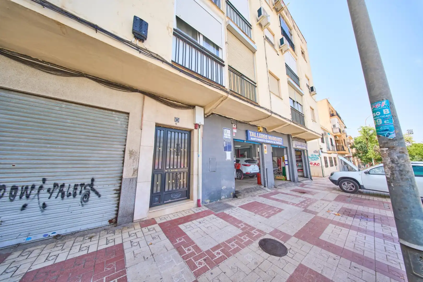 Vista exterior de Pis en venda en Granada amb Aire condicionat