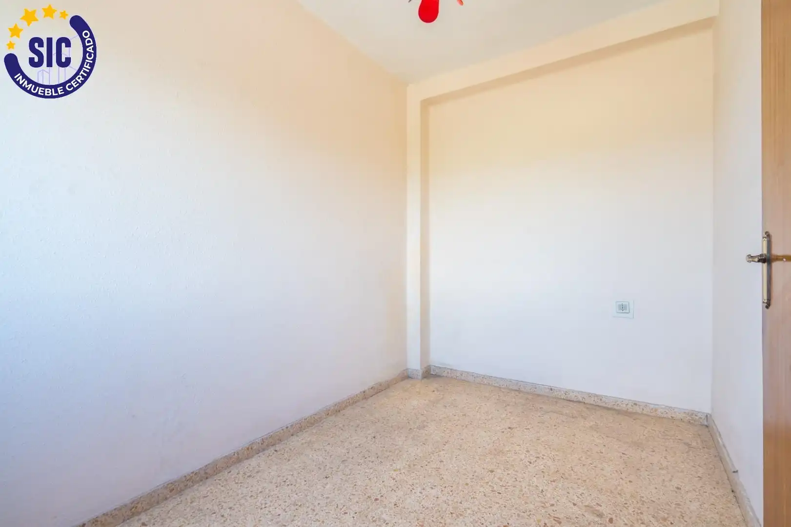 Schlafzimmer von Wohnung zum Verkauf in Xirivella mit Balkon