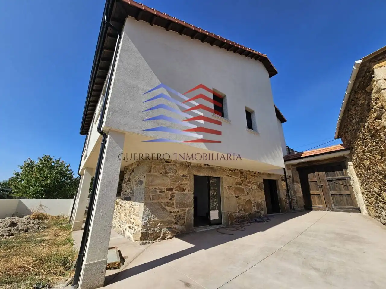Vista exterior de Casa o chalet en venta en A Merca   con Calefacción, Terraza y Piscina