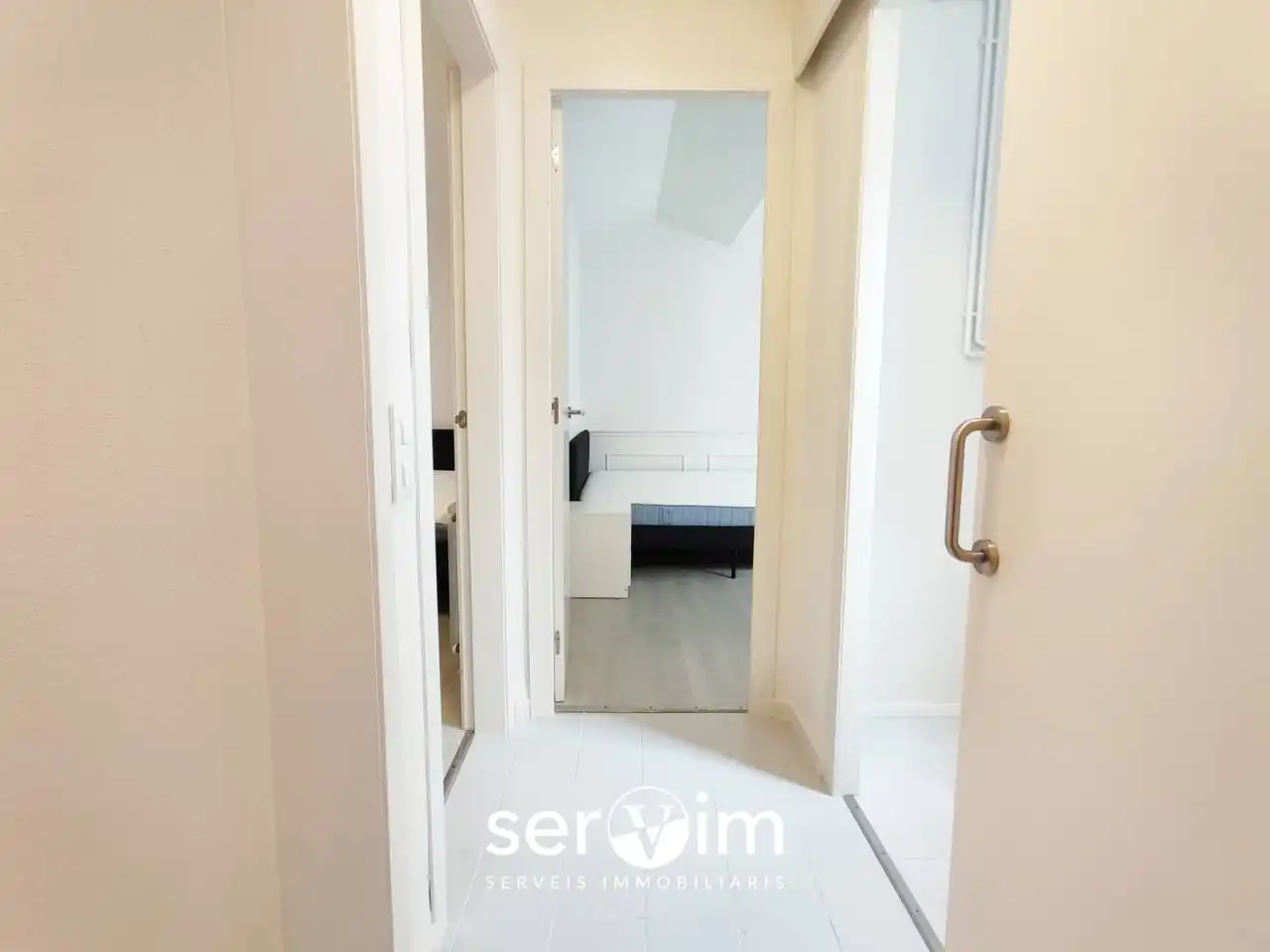 Schlafzimmer von Wohnung zum Verkauf in Girona mit Heizung und Balkon