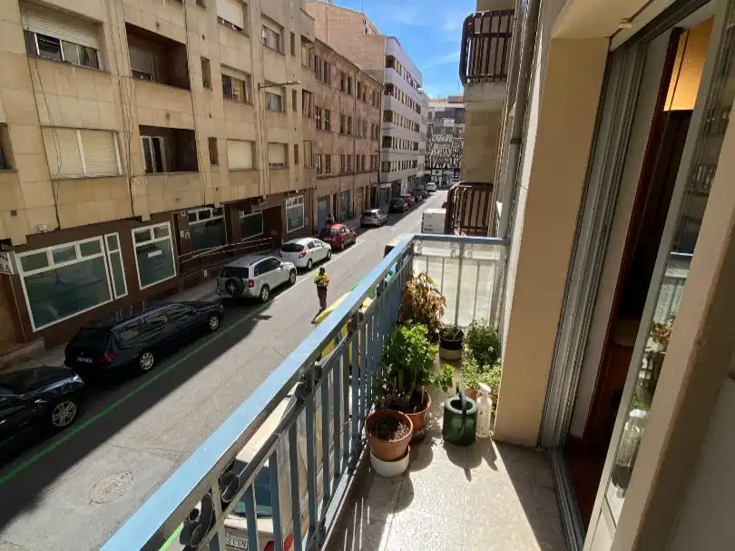 Vista exterior de Pis en venda en Salamanca Capital amb Balcó