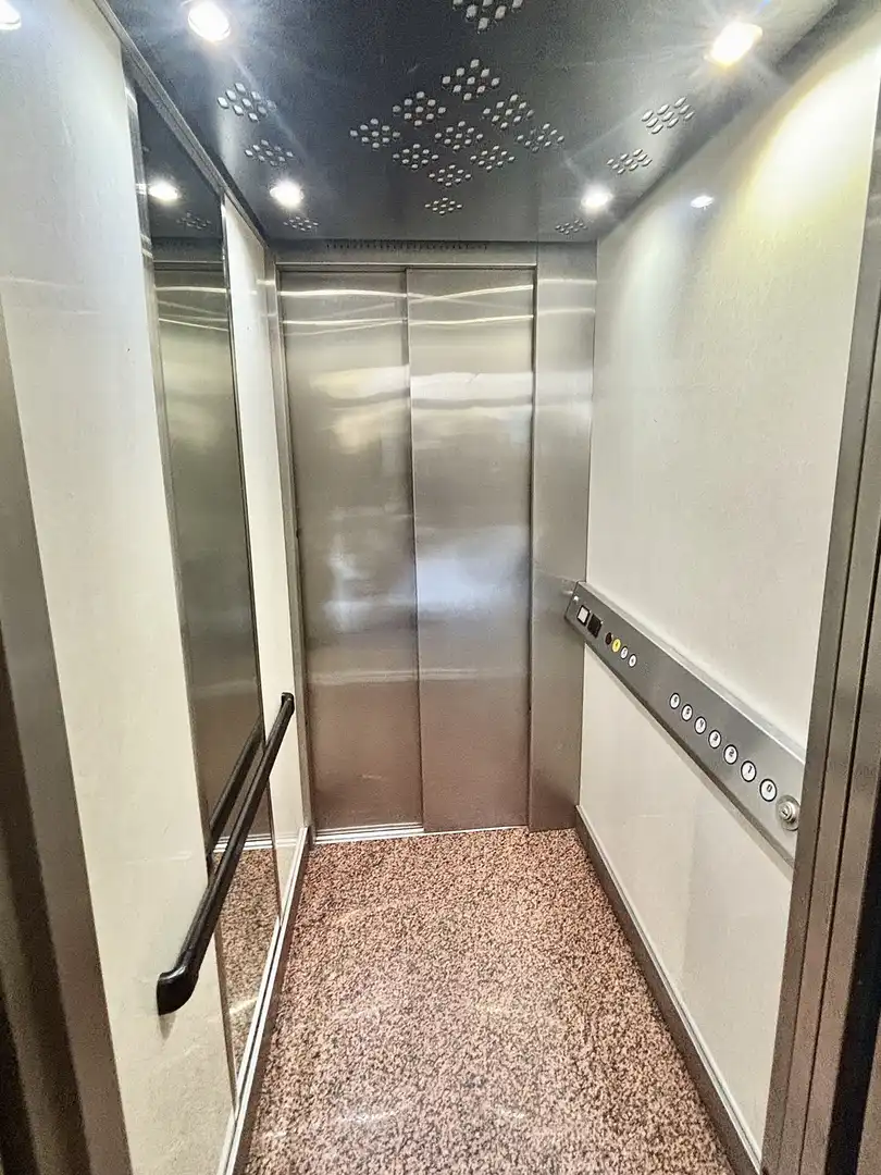 Piso en venta en Oviedo  con Calefacción, Jardín privado y Parquet